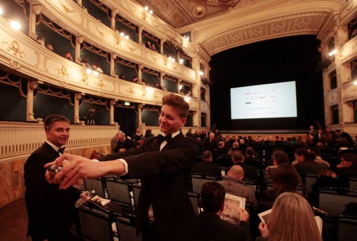2015 - Teatro dei Rozzi 시상식에서 Mateusz Piesiak | © 파올로 라제로니 2015 - Teatro dei Rozzi 시상식에서 Mateusz Piesiak | © 파올로 라제로니