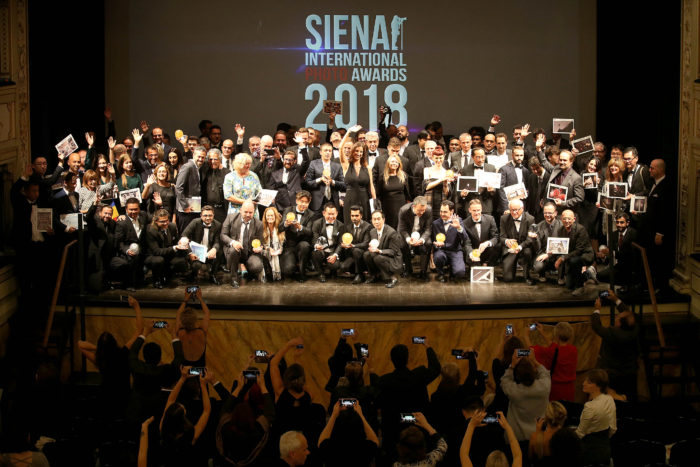 2018 - group photo during the Awards Ceremony at the Teatro dei Rozzi | ©Fabio Di Pietro 2018 - group photo during the Awards Ceremony at the Teatro dei Rozzi | ©Fabio Di Pietro